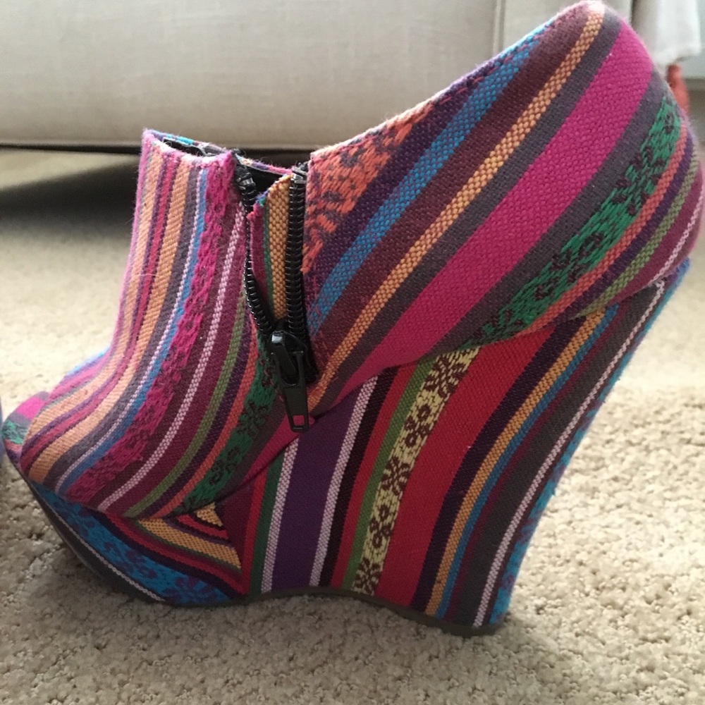 Multi Colored Clog Heels - Picture 4 of 4